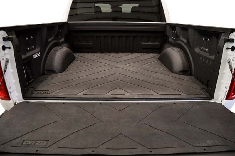 Dee Zee 17-23 Ford SuperDuty Heavyweight Bed Mat - Custom Fit 8Ft Bed (X Pattern)
