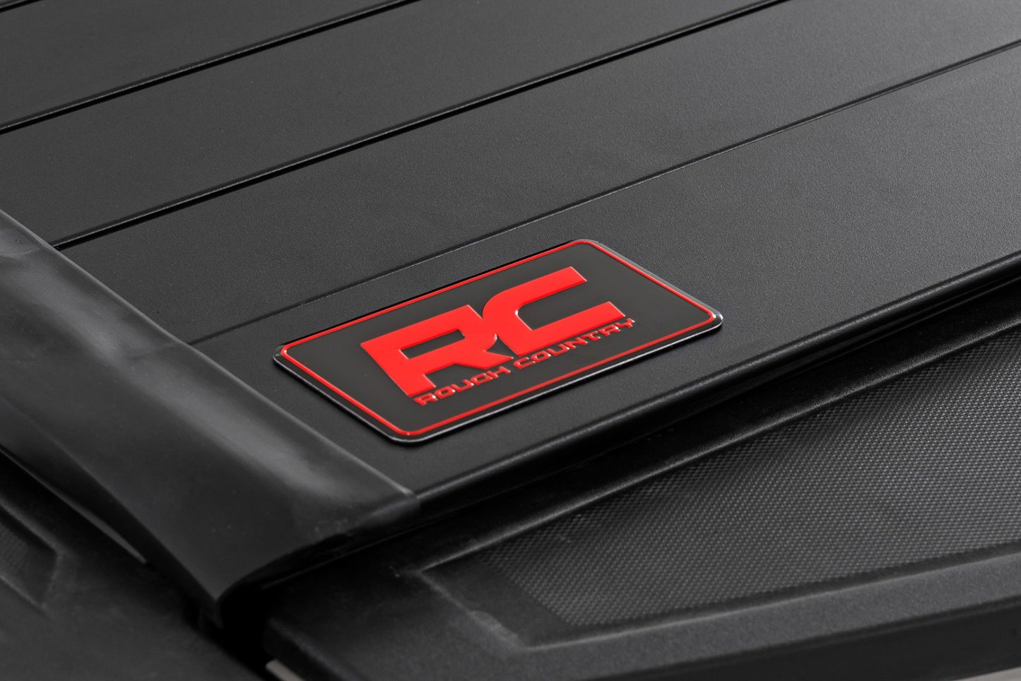 Hard Roll Up Bed Cover | 5' Bed | Chevy/GMC Canyon/Colorado 2WD/4WD (23-25)