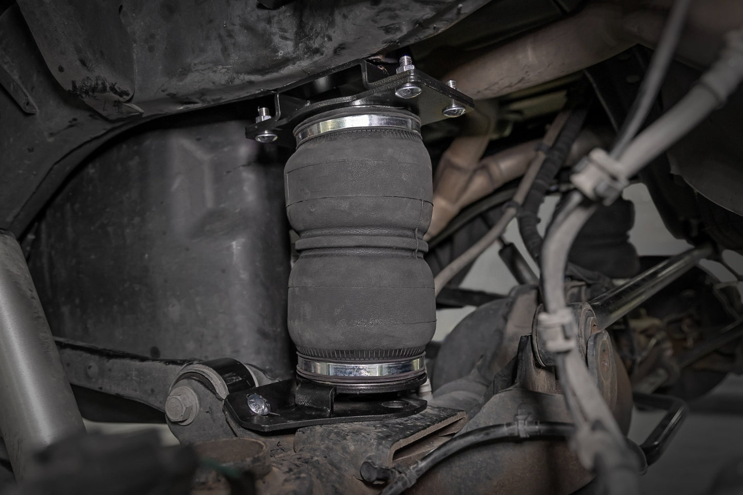 Air Spring Kit w/compressor | Ram 1500 4WD (19-23)