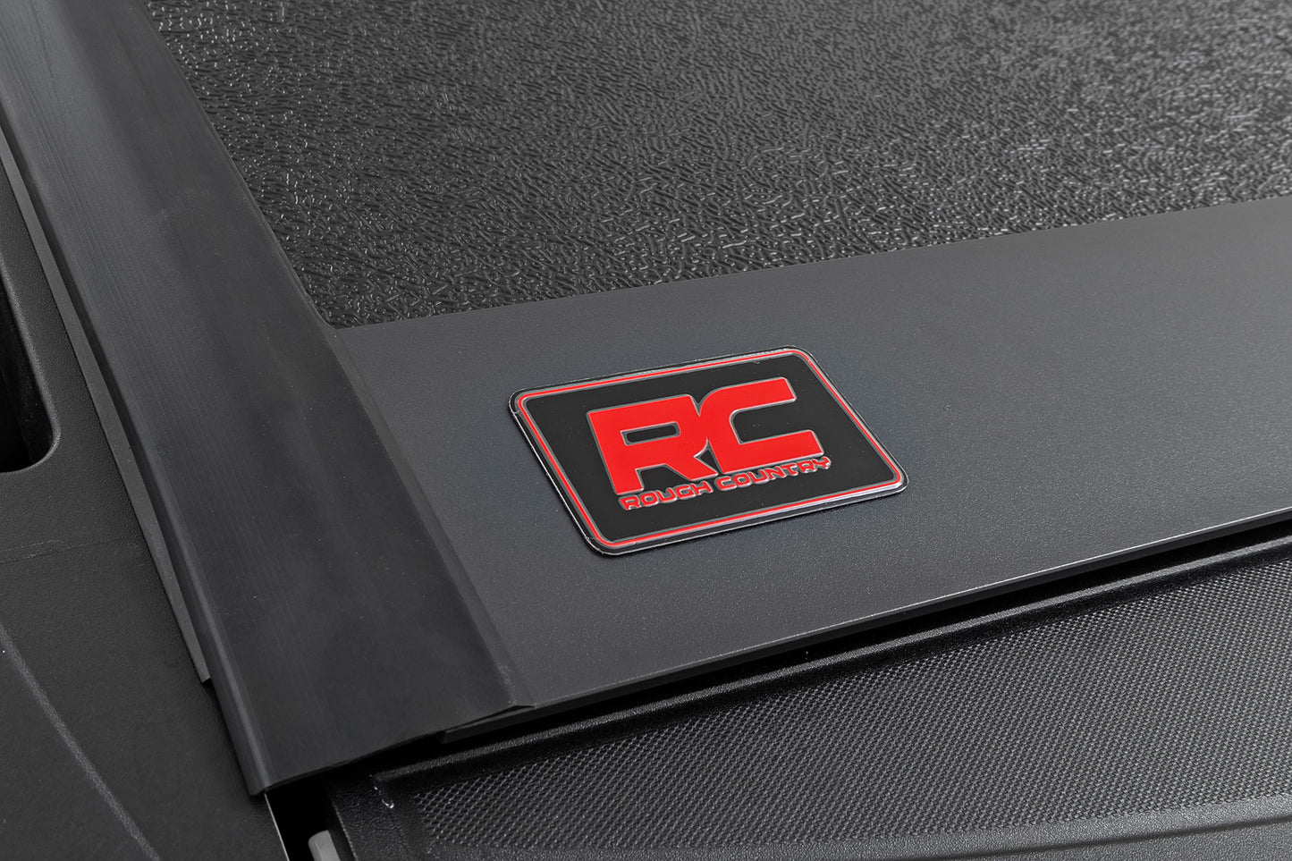 Hard Low Profile Bed Cover | 6'4" Bed | Ram 1500 (09-18)/2500 (10-23)