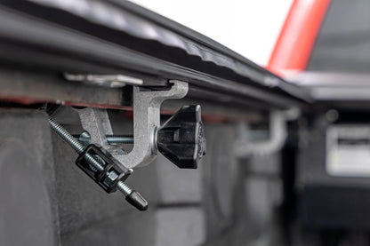 Retractable Bed Cover | 5'9" Bed | Chevy/GMC 1500 (04-18)