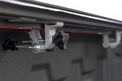 Retractable Bed Cover | 5'10" Bed | Chevy/GMC 1500 (19-23)