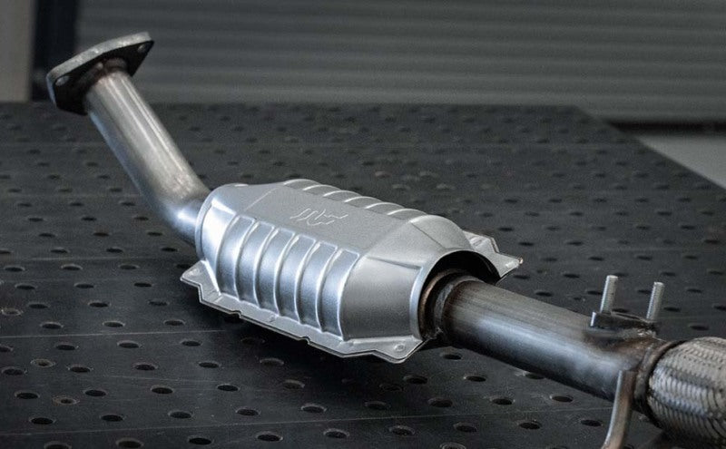 MagnaFlow Direct Fit Catalytic Converter Mf Gm