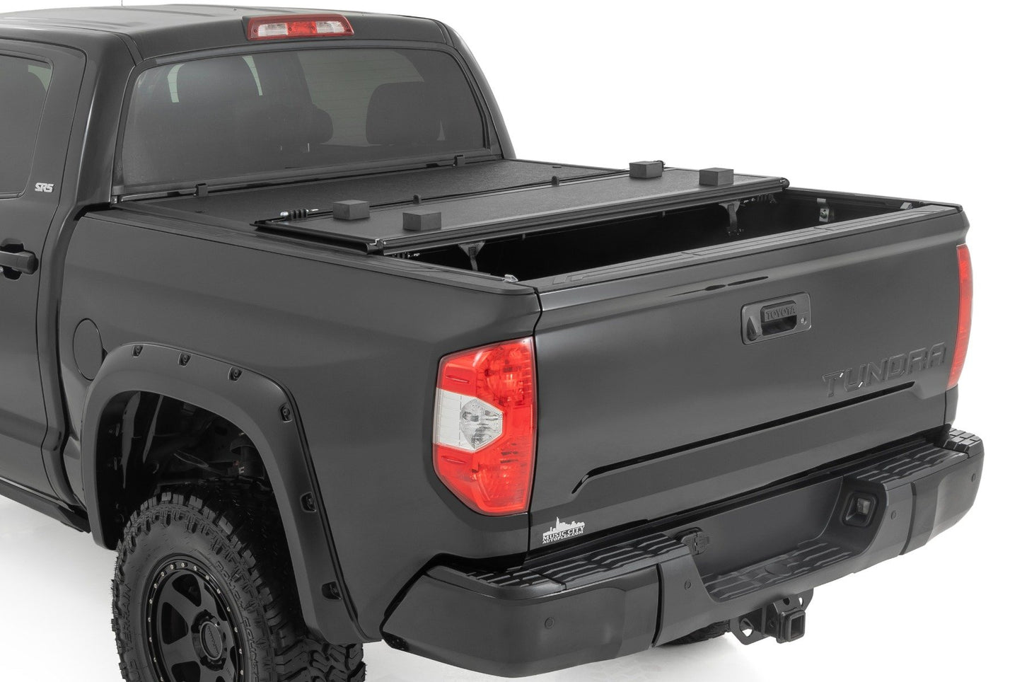 Hard Low Profile Bed Cover | Toyota Tundra 2WD/4WD (2007-2021)