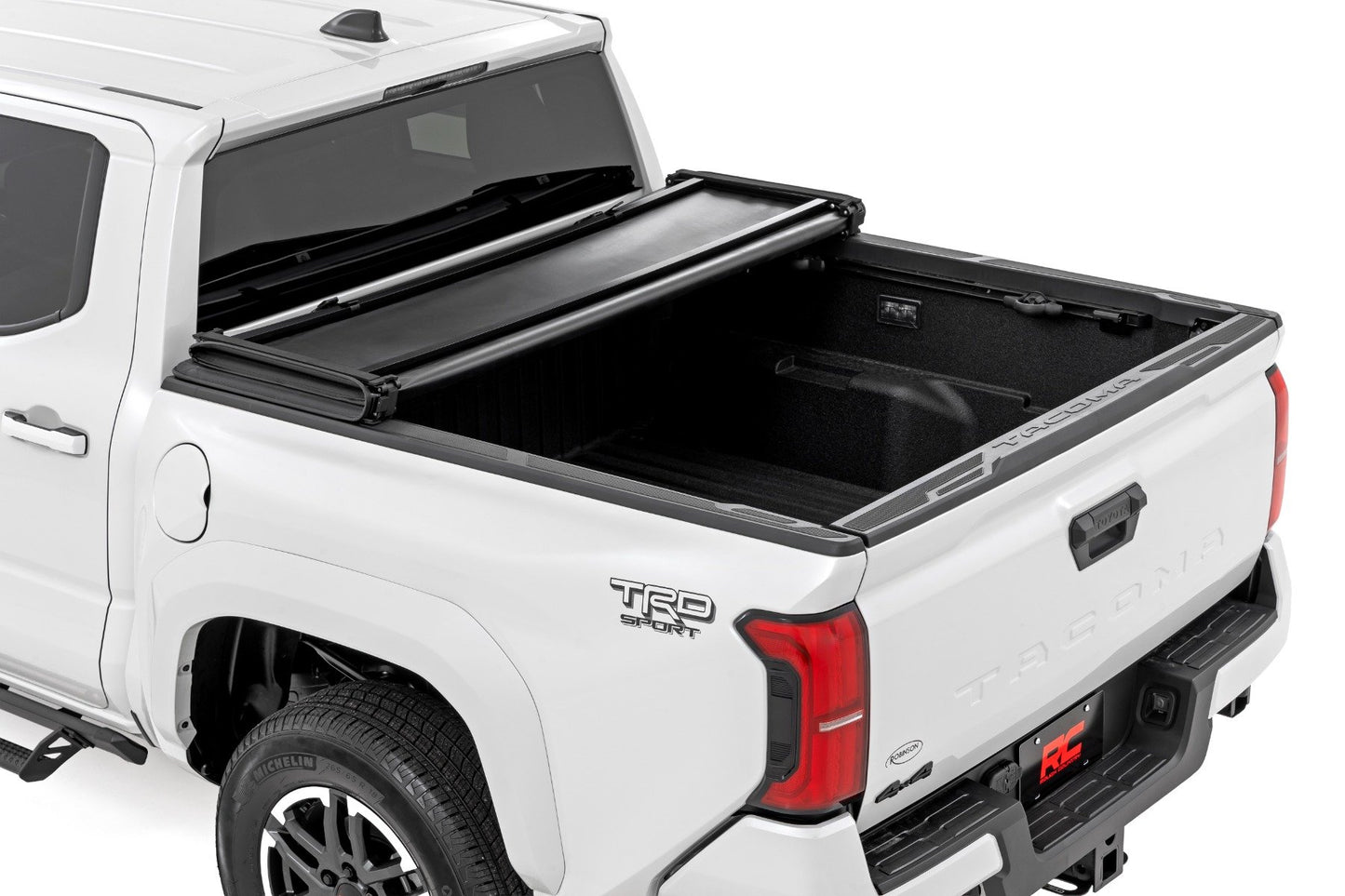 Soft Tri-Fold Bed Cover | 5' Bed | Dbl Cab | Toyota Tacoma 2WD/4WD (2024-2026)