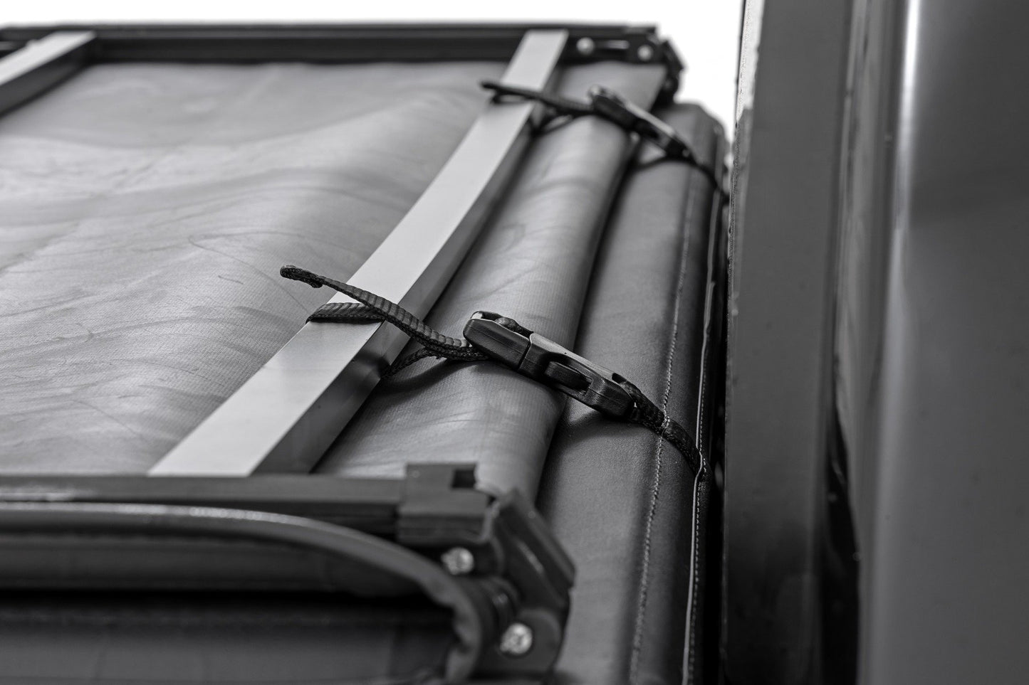 Soft Tri-Fold Bed Cover | 5' Bed | Chevy/GMC Canyon/Colorado 2WD/4WD (23-25)