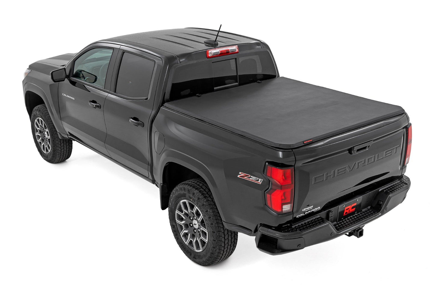 Soft Tri-Fold Bed Cover | 5' Bed | Chevy/GMC Canyon/Colorado 2WD/4WD (23-25)