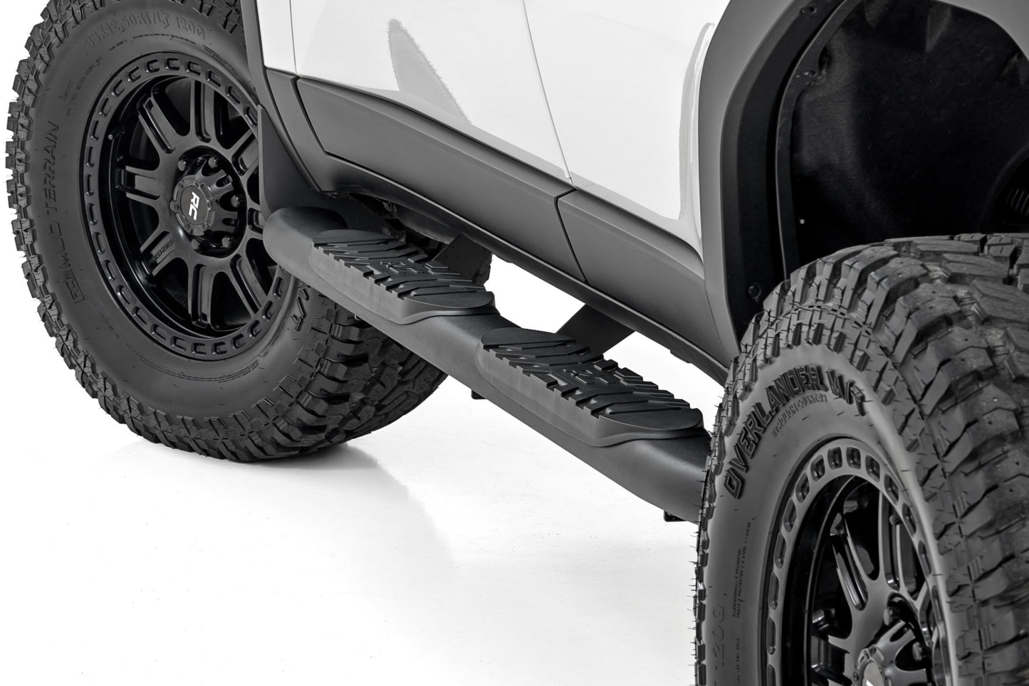 Oval Nerf Steps | Black | Toyota Land Cruiser 4WD (2024-2025)