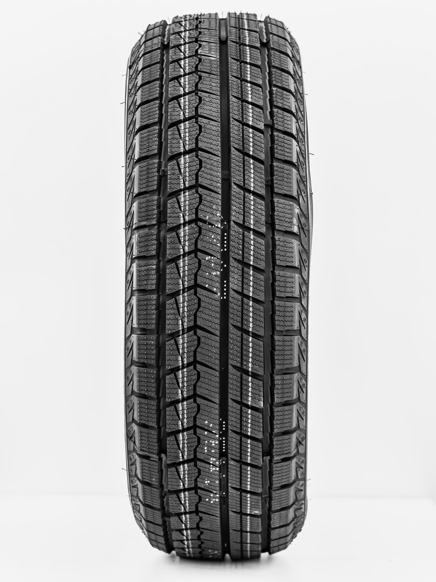 ZMAX ICEPIONEER 868 245/60R18  105H