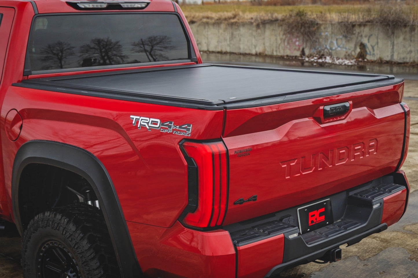 Powered Retractable Bed Cover | 5'7" Bed | Toyota Tundra (22-25)