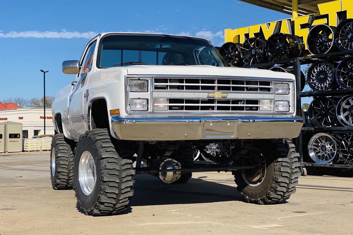 6 Inch Lift Kit | 56 Inch Rear Springs | GMC C15/K15 Truck/Half-Ton Suburban (77-87)
