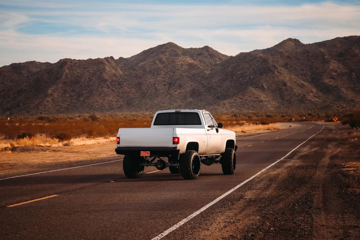 6 Inch Lift Kit | 56 Inch Rear Springs | GMC C15/K15 Truck/Half-Ton Suburban (77-87)