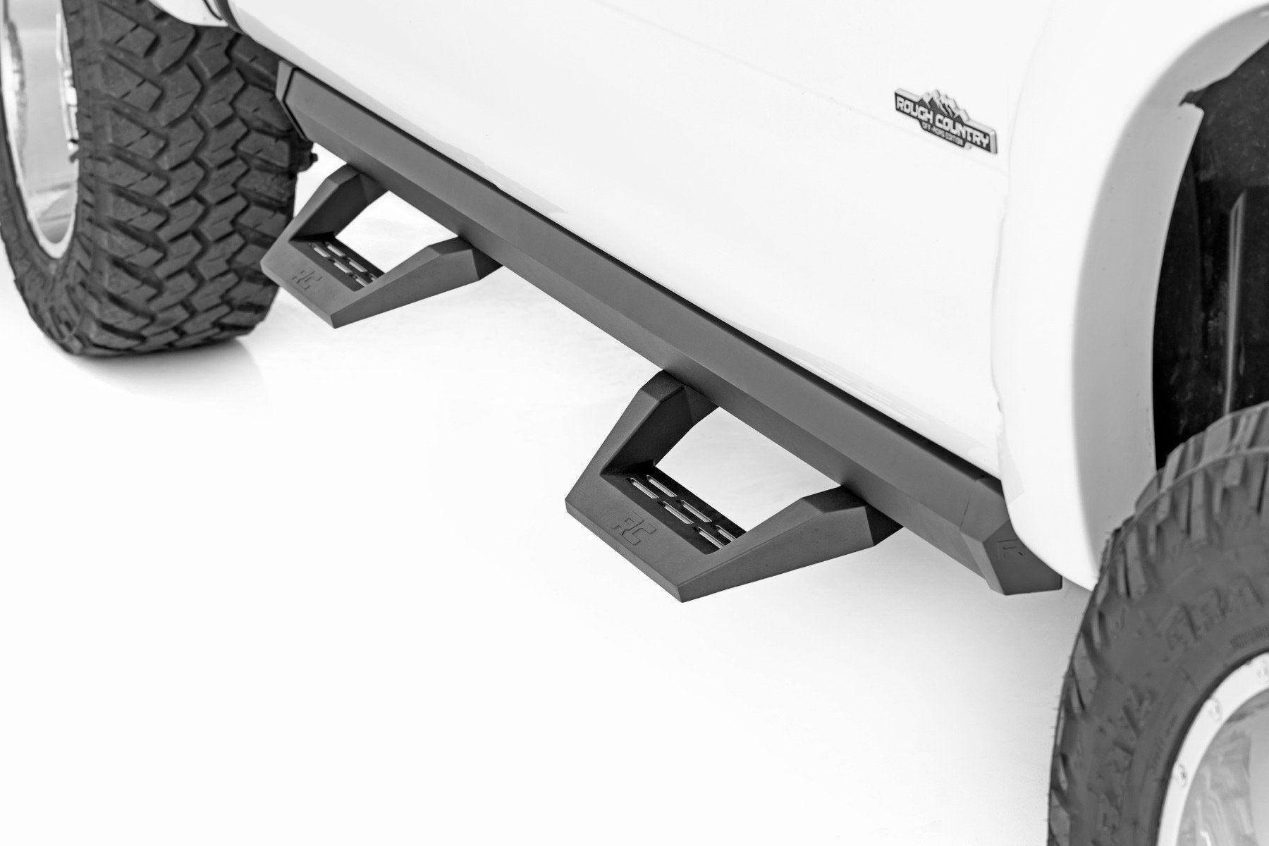 SRX2 Adj Aluminum Step | Crew Cab | Ford F-150/F-150 Lightning/Raptor/Super Duty (15-23) - Off Road Canada