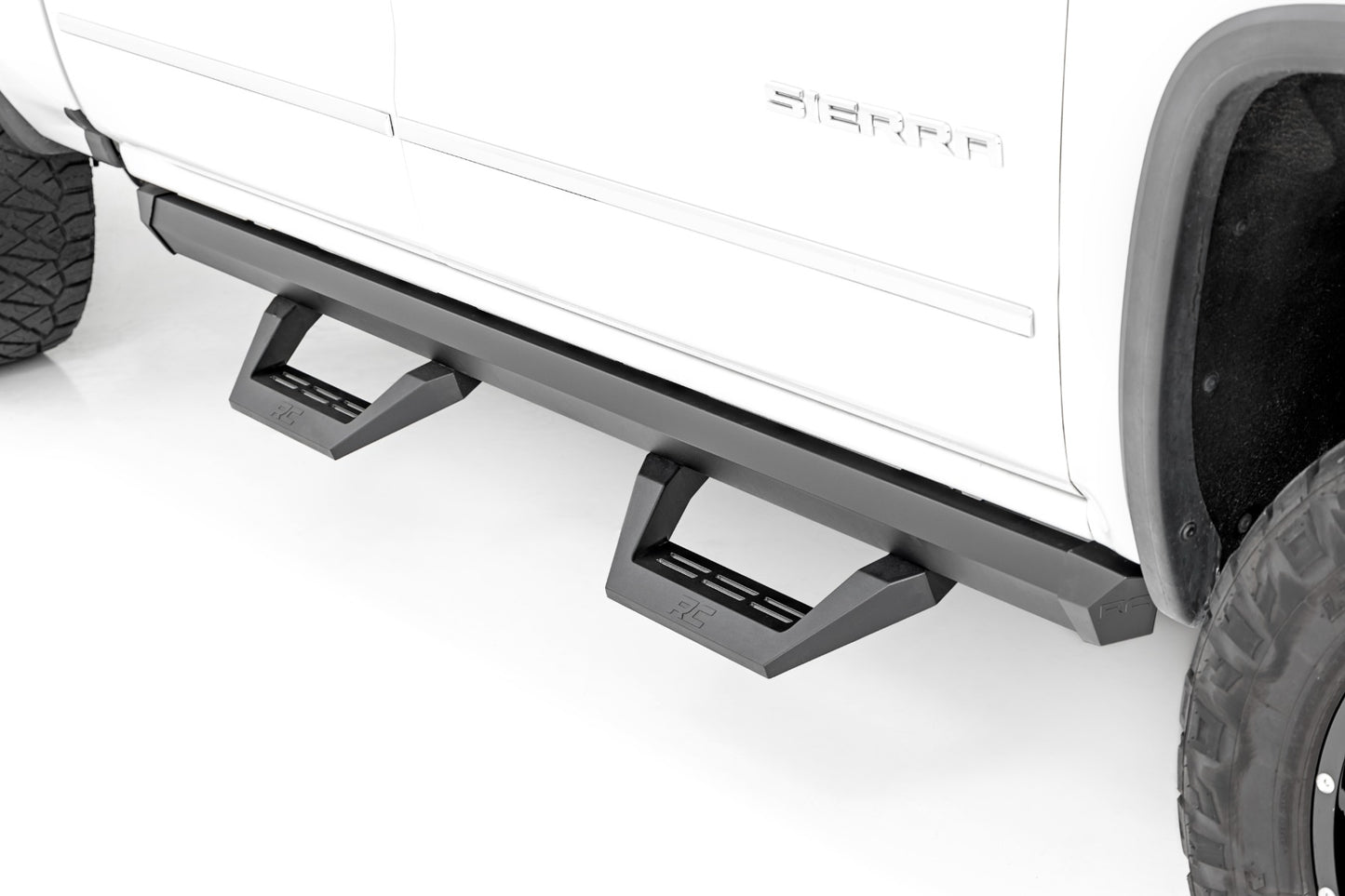 SRX2 Adj Aluminum Step | Crew Cab | Chevy/GMC 1500/2500HD/3500HD (07-18) - Off Road Canada