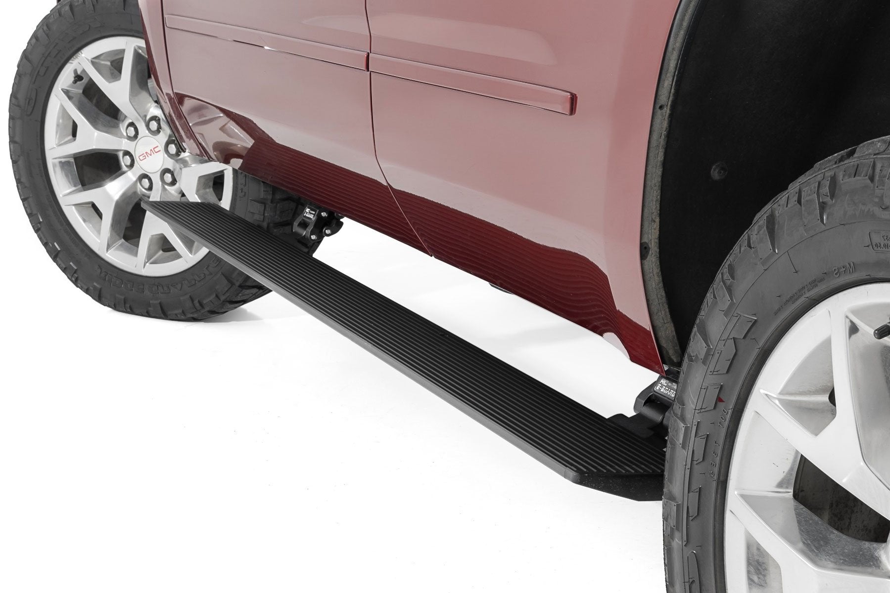 Power Running Boards | Lighted | Chevy/GMC Tahoe/Yukon (15-20) - Off Road Canada